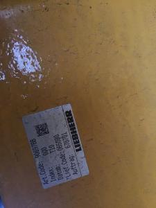 Liebherr Gegengewicht rechts